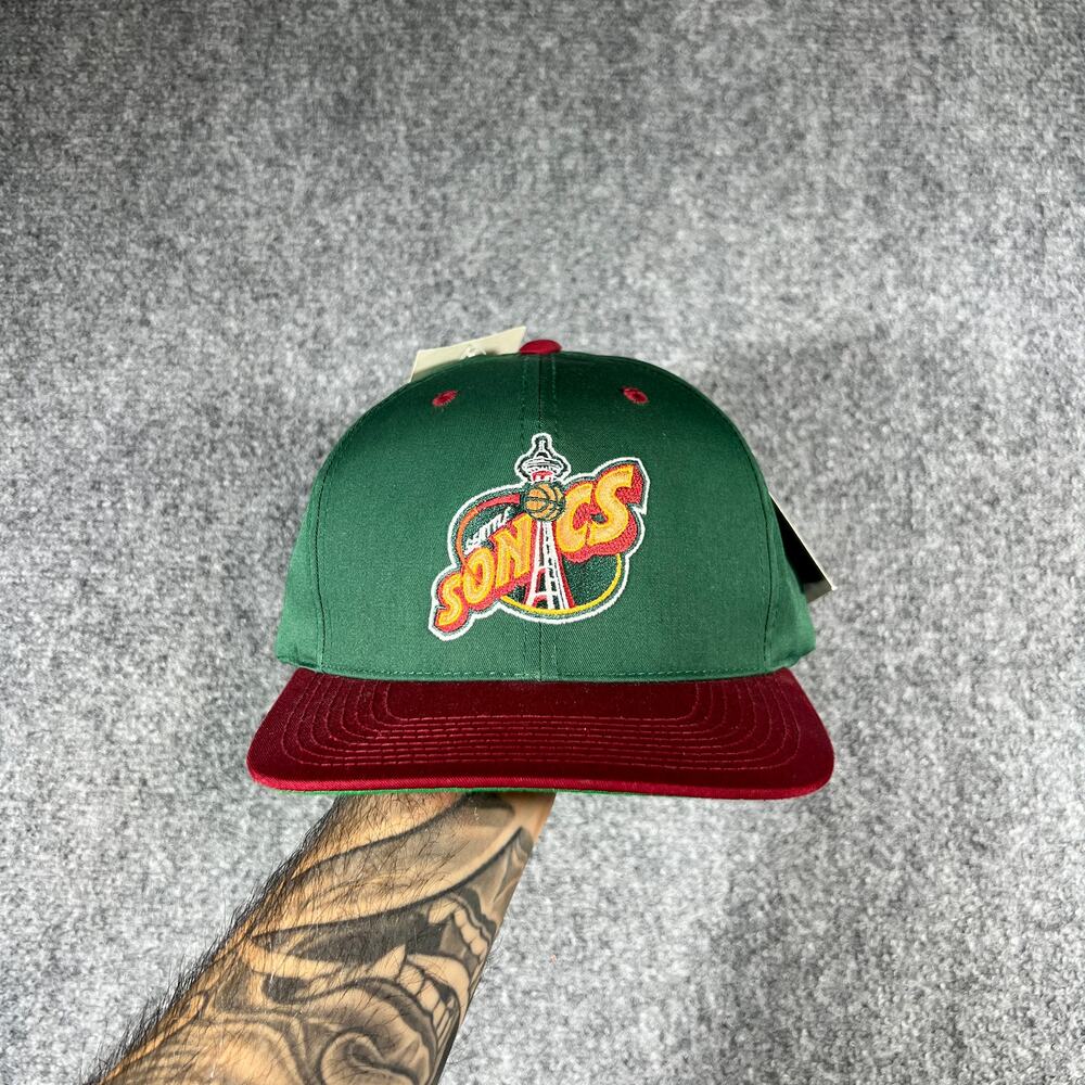Deadstock Vintage 90s Seattle Super Sonics NBA Snapback Hat NWT Green
